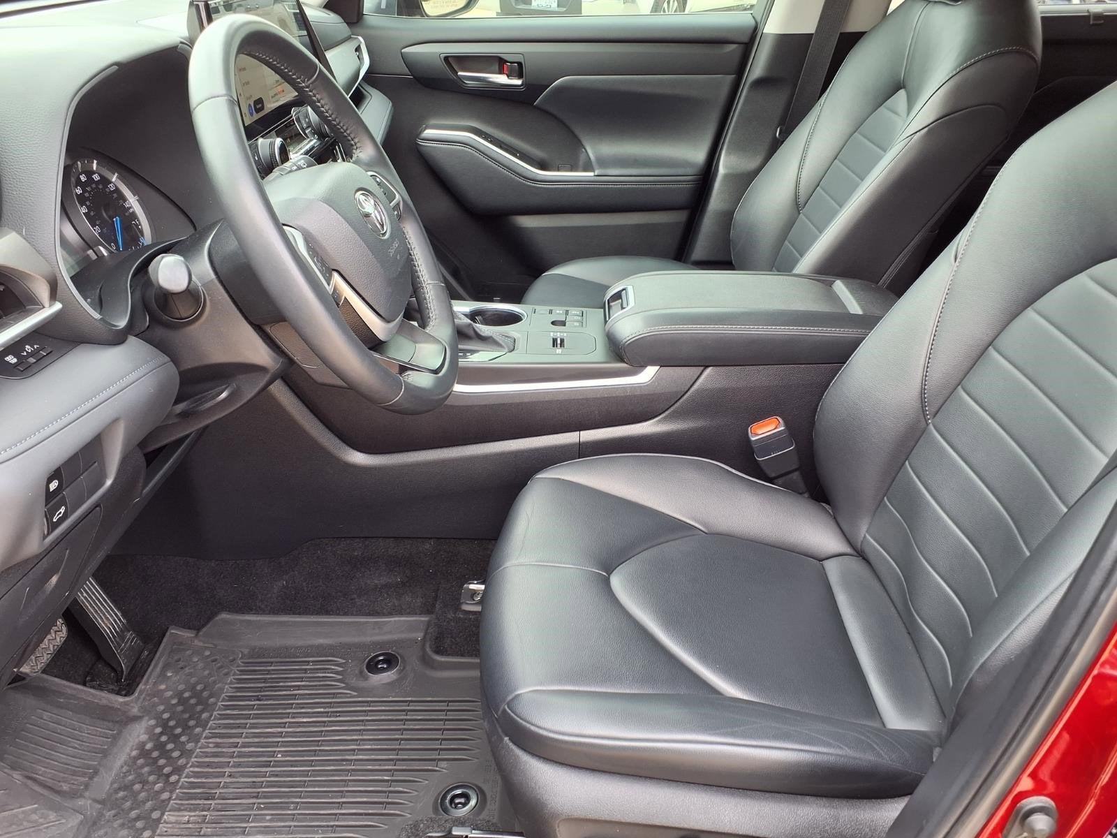 2024 Toyota Highlander Hybrid XLE