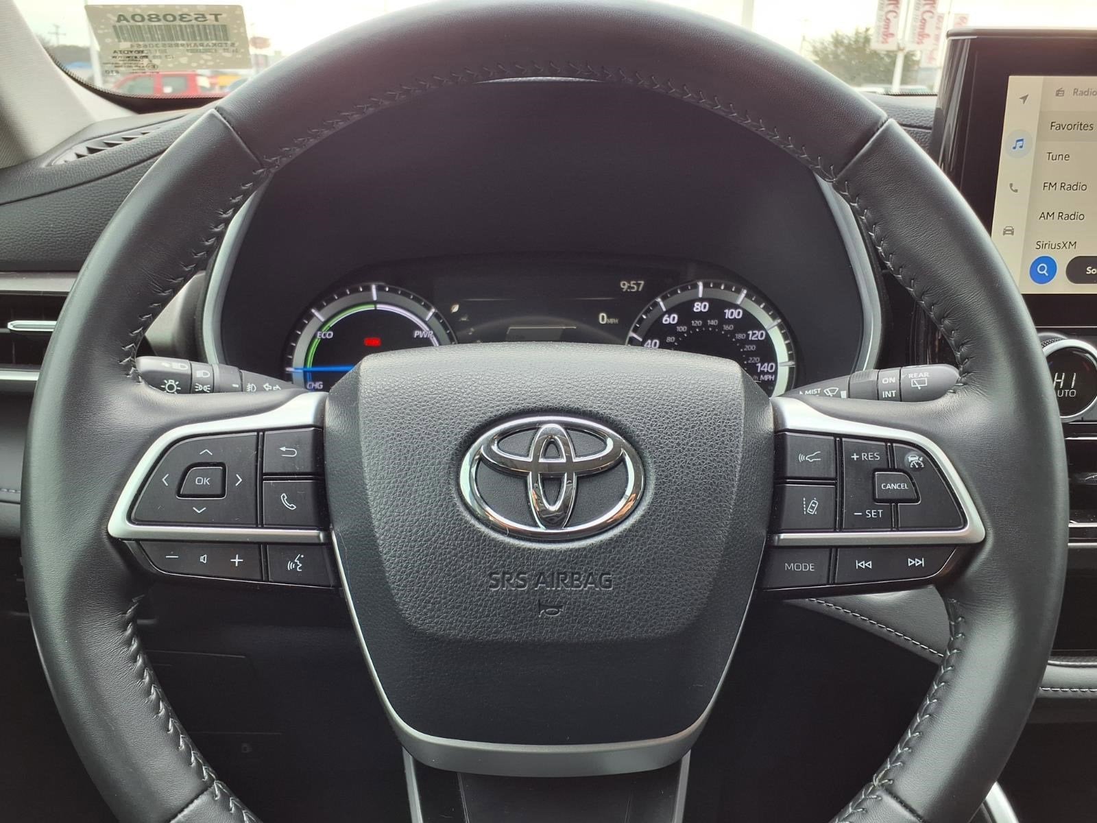 2024 Toyota Highlander Hybrid XLE