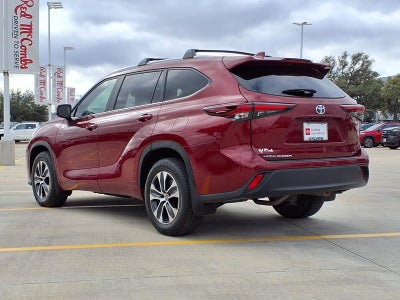 2024 Toyota Highlander Hybrid XLE