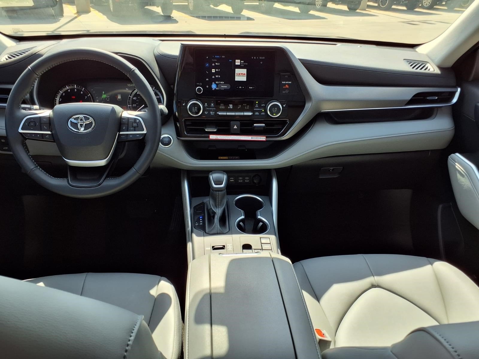 2025 Toyota Highlander XLE