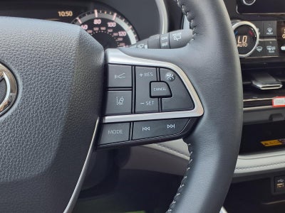 2025 Toyota Highlander XLE