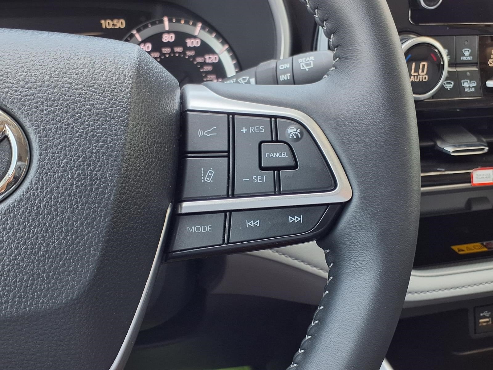 2025 Toyota Highlander XLE