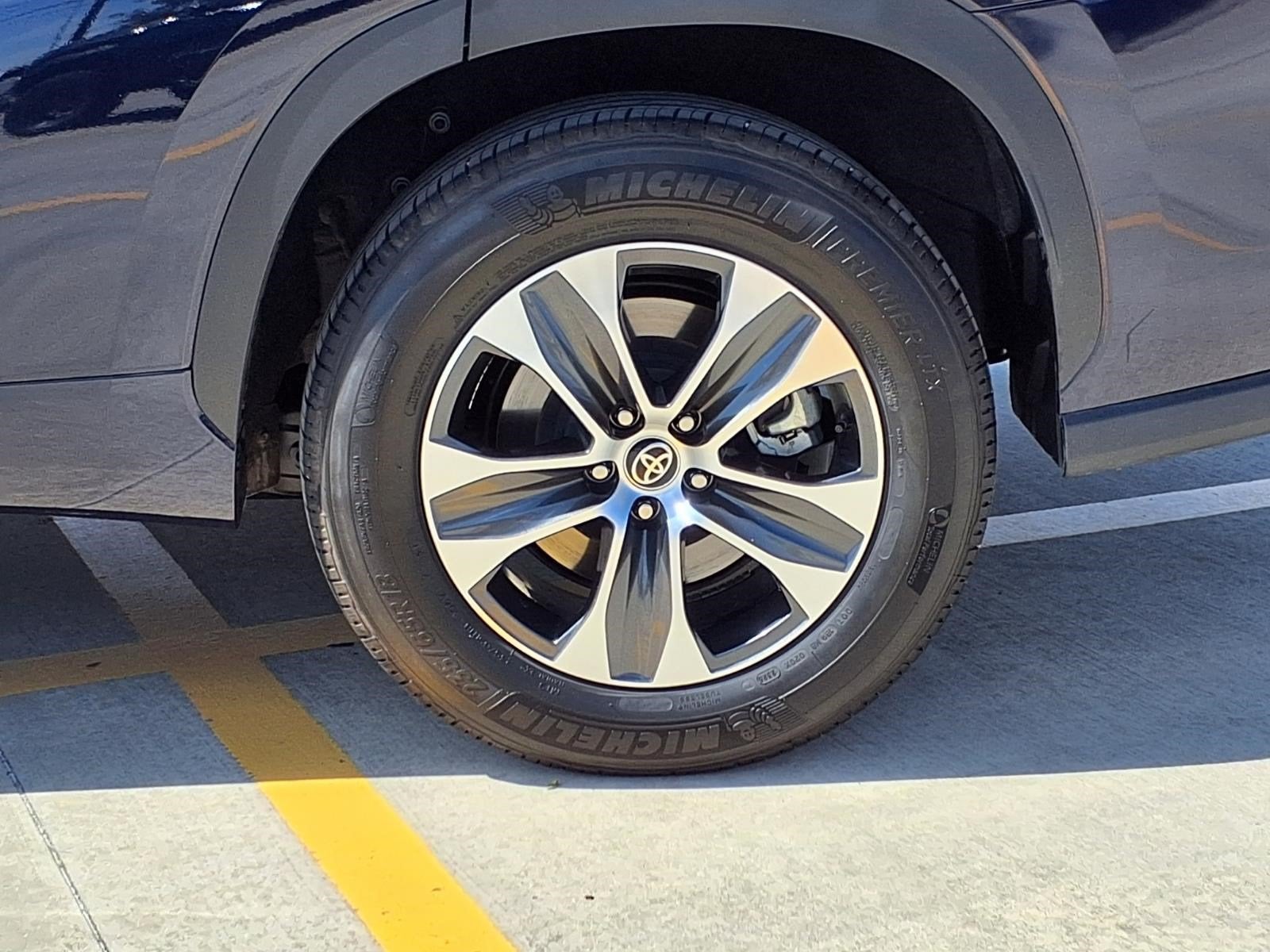 2025 Toyota Highlander XLE