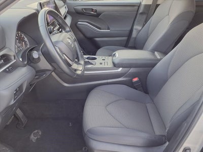 2024 Toyota Highlander LE