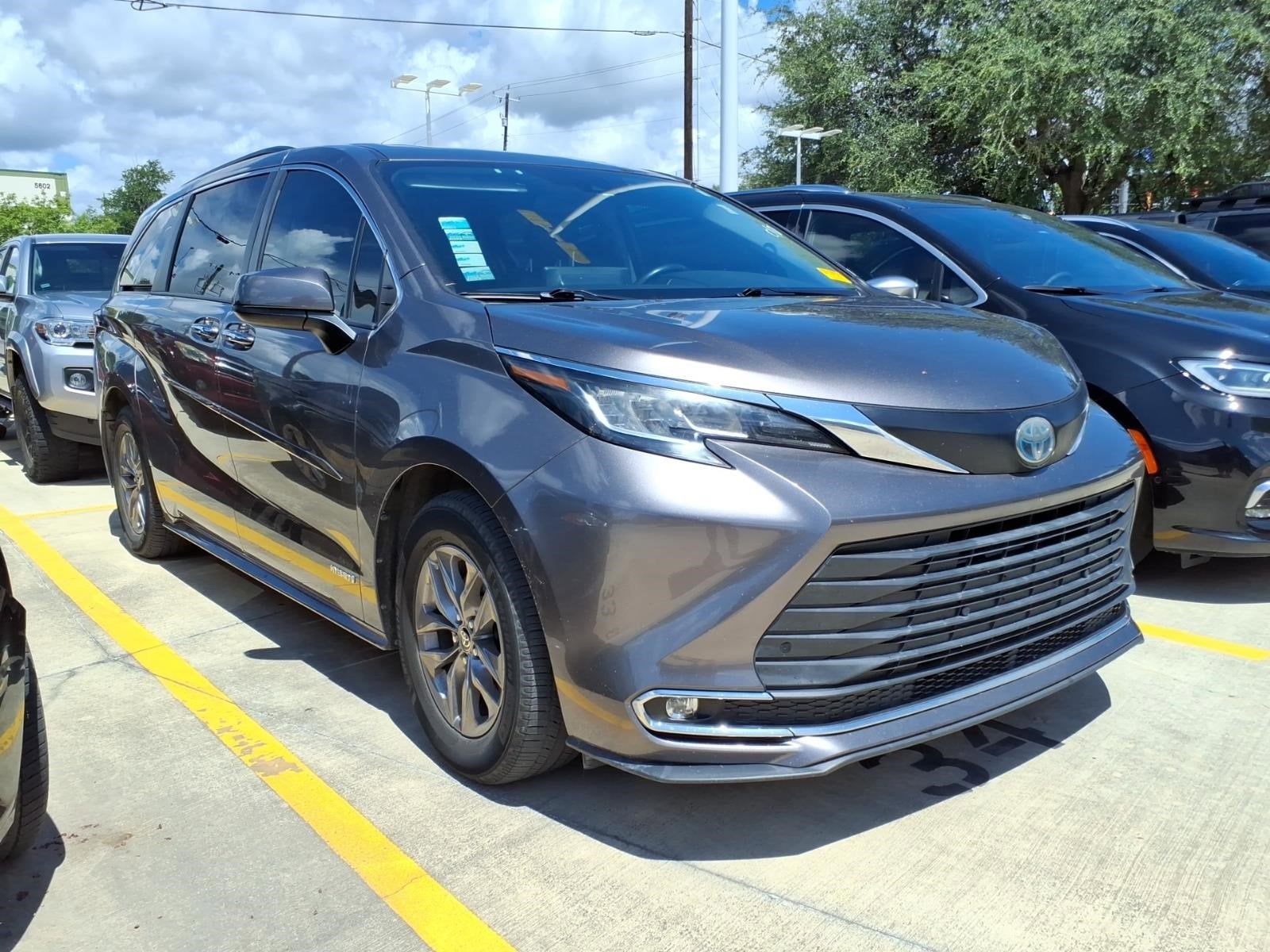 2021 Toyota Sienna XLE