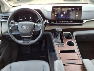 2023 Toyota Sienna XLE
