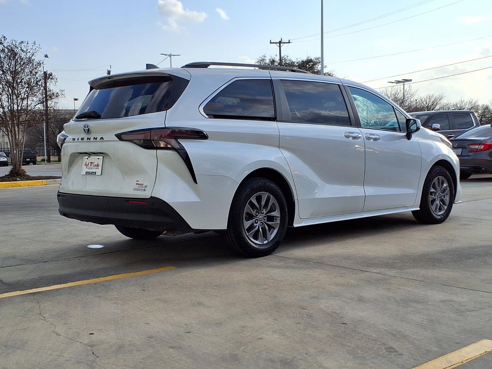 2023 Toyota Sienna XLE