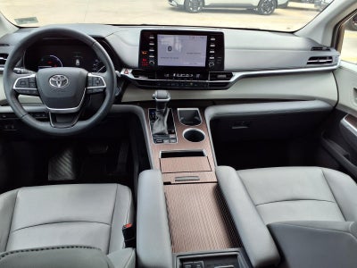 2021 Toyota Sienna XLE