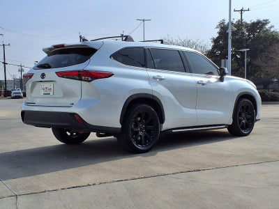 2022 Toyota Highlander LE