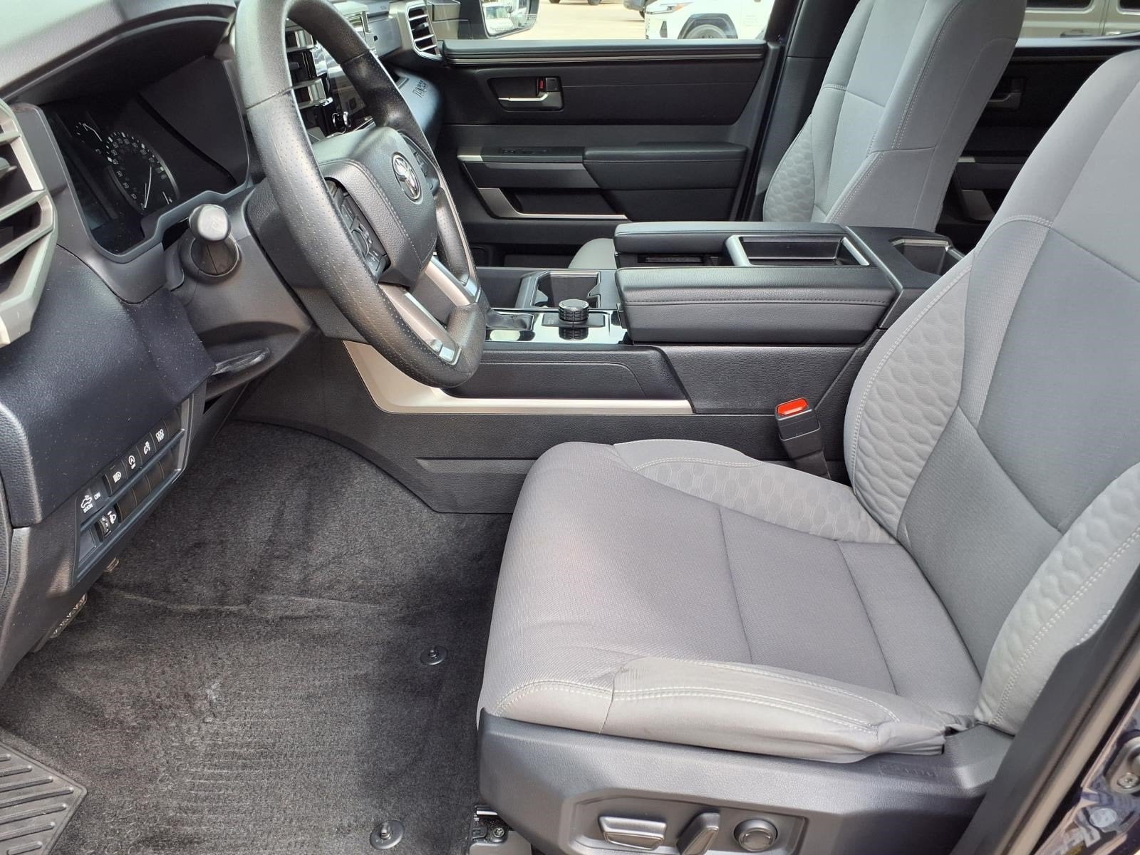 2025 Toyota Tundra 2WD SR5