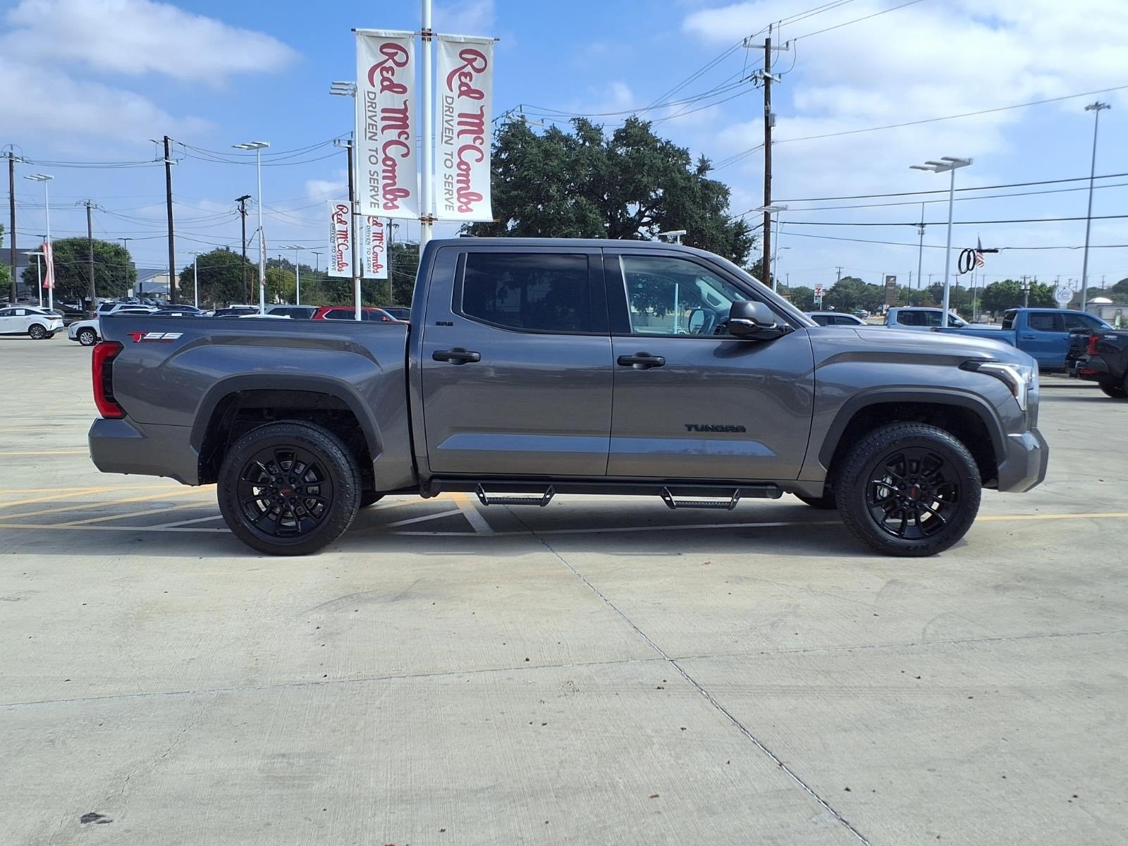 2023 Toyota Tundra 4WD SR5