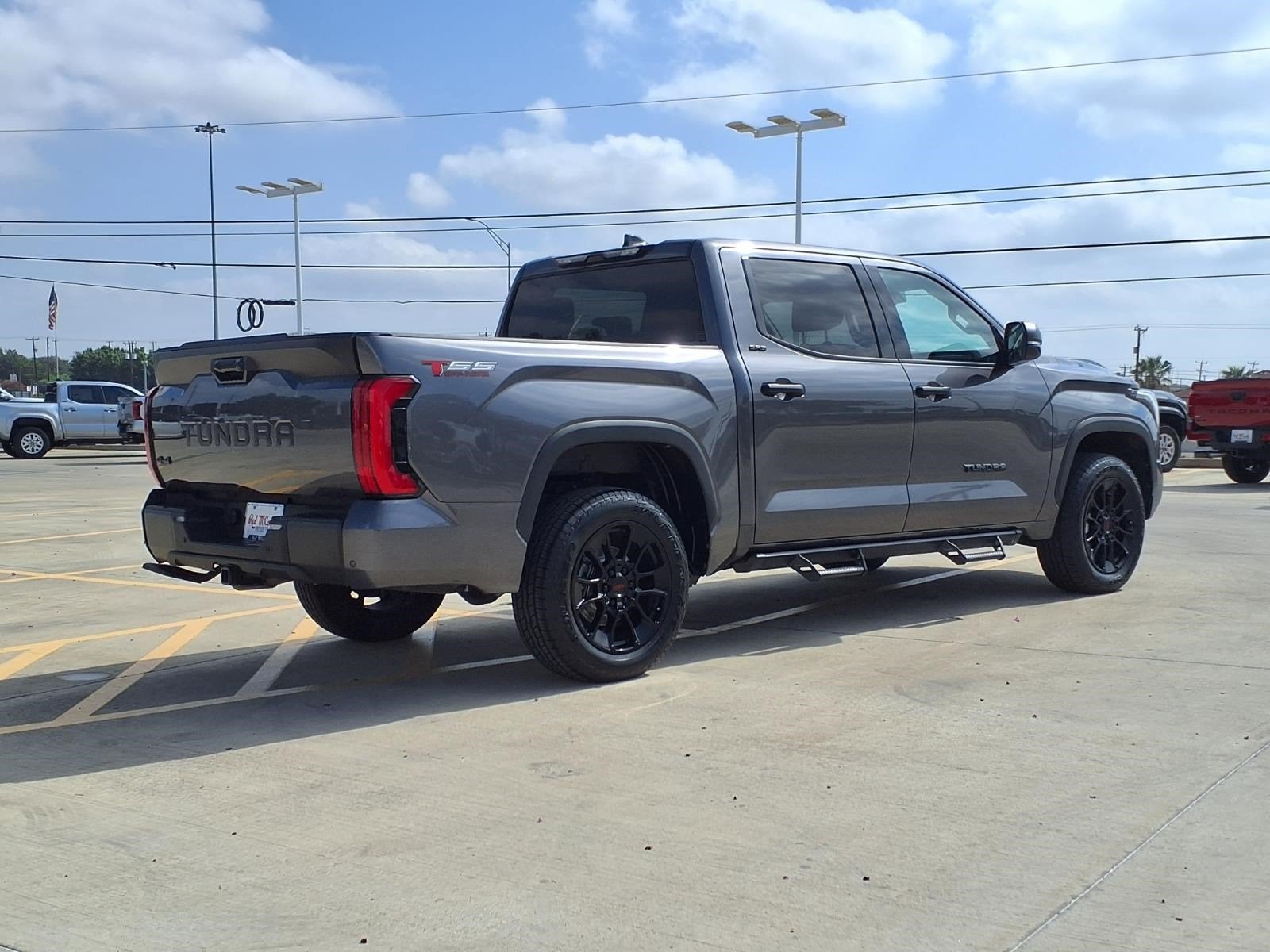 2023 Toyota Tundra 4WD SR5