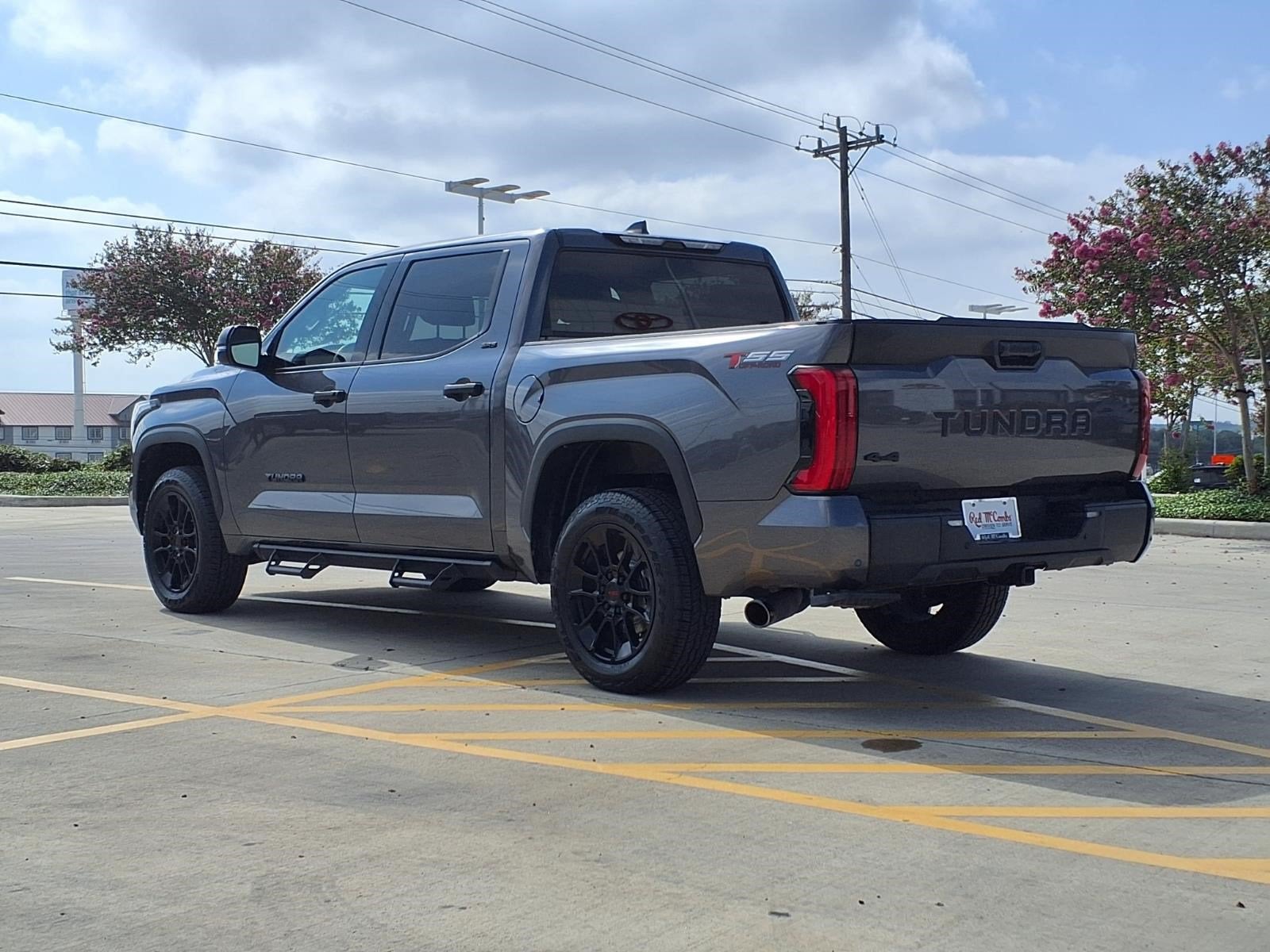 2023 Toyota Tundra 4WD SR5