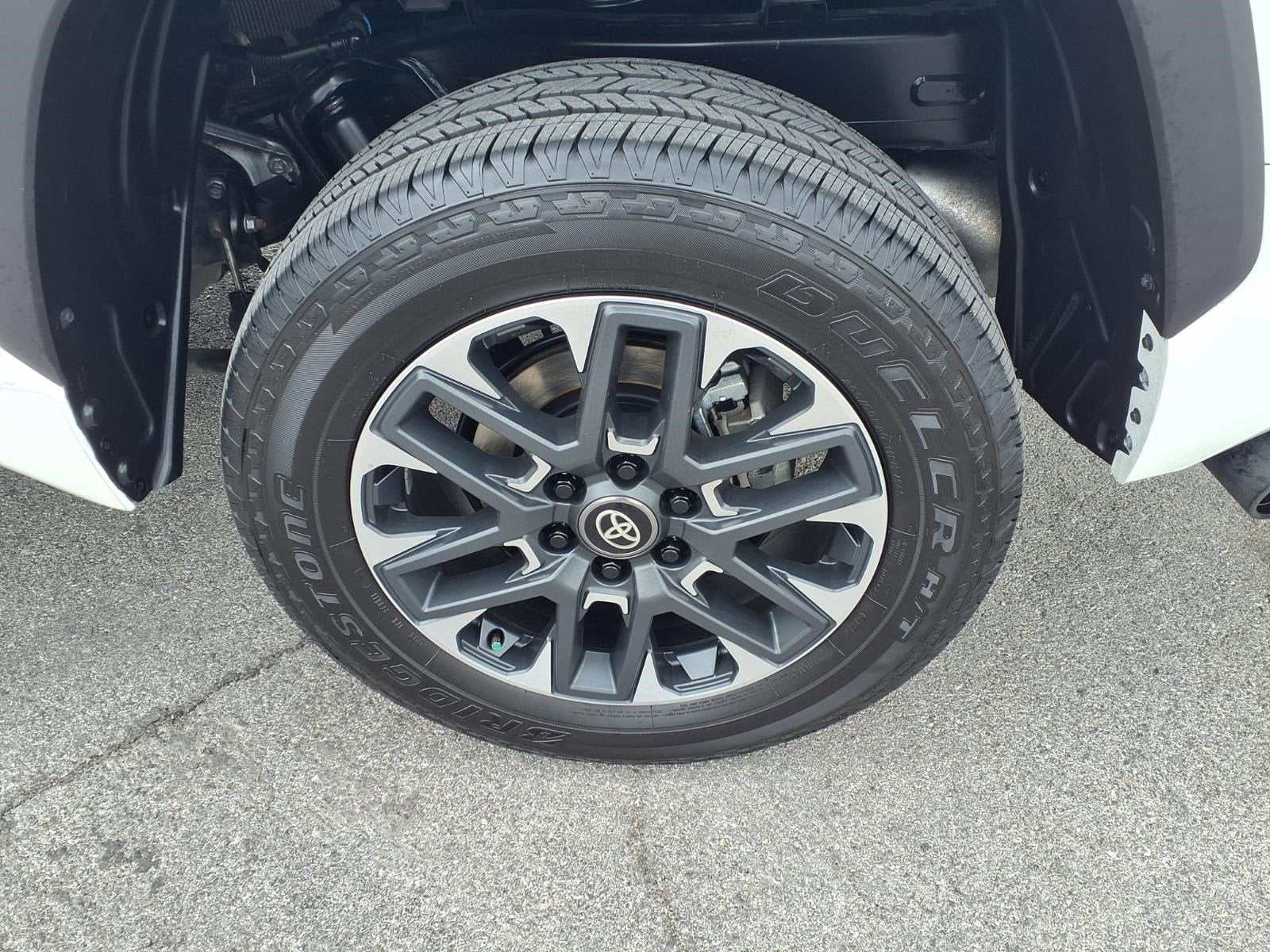 2024 Toyota Tundra 4WD SR5