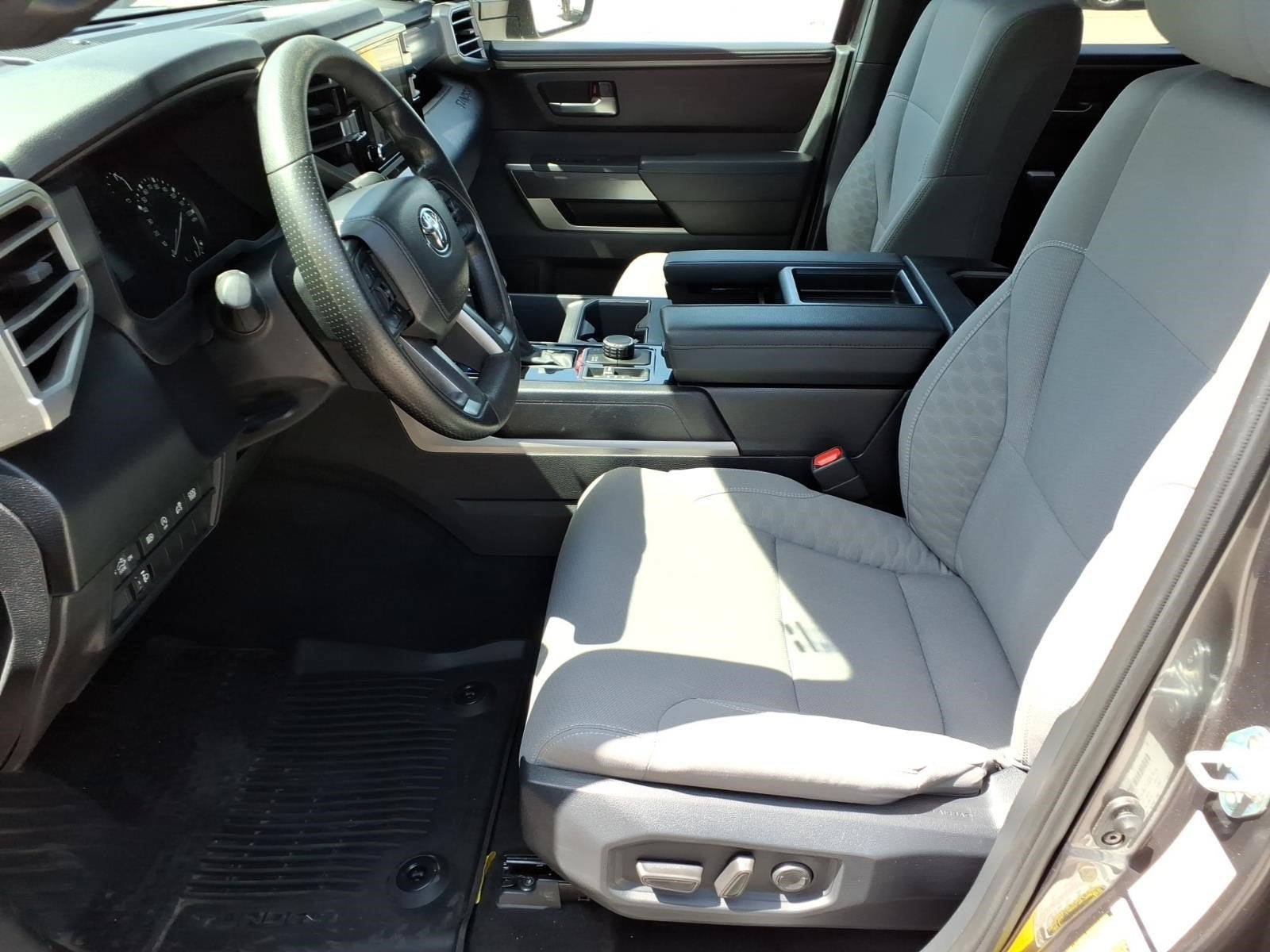 2025 Toyota Tundra 4WD SR5