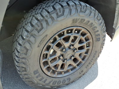 2025 Toyota Tundra 4WD SR5