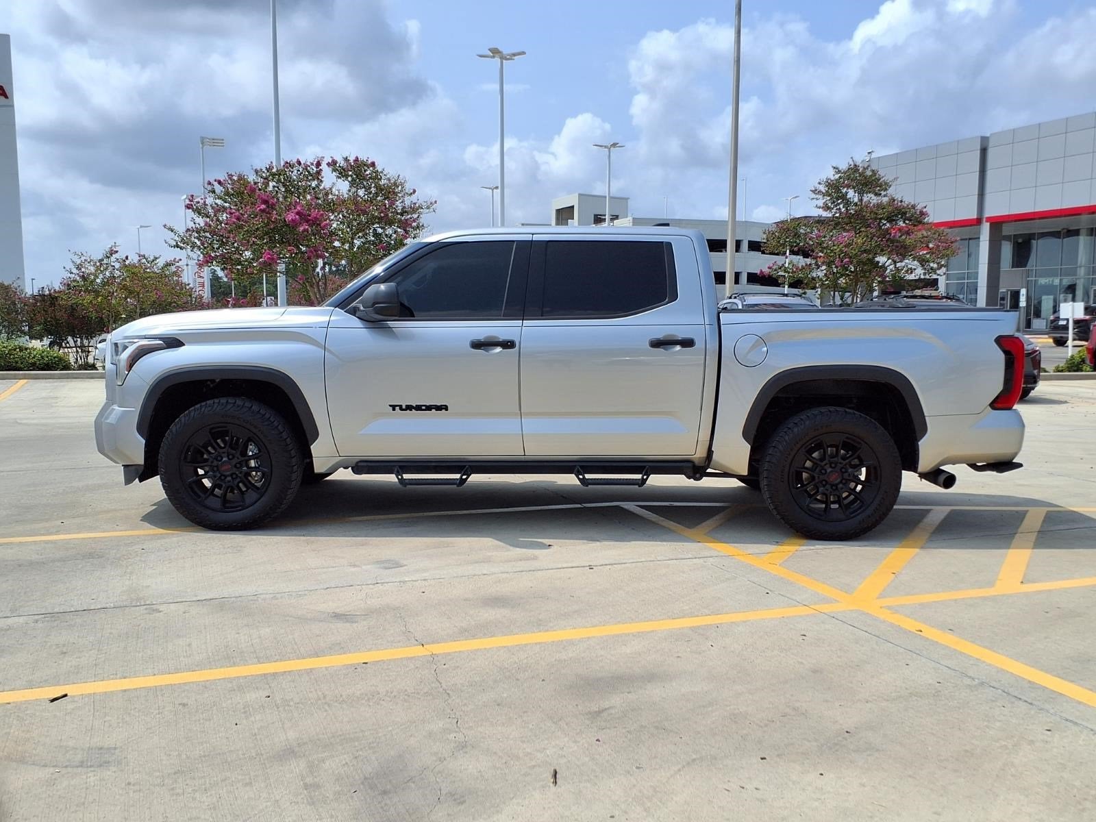 2023 Toyota Tundra 4WD SR5
