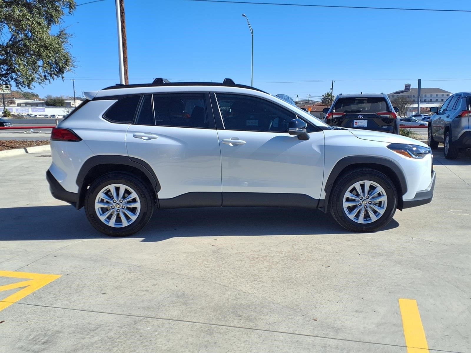 2025 Toyota Corolla Cross LE