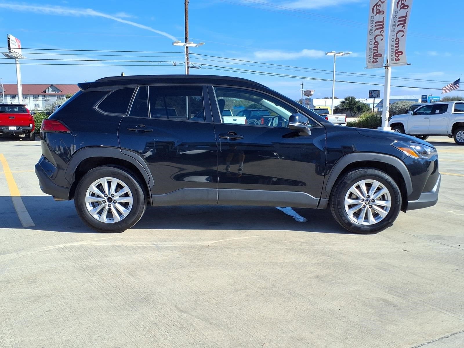 2024 Toyota Corolla Cross LE