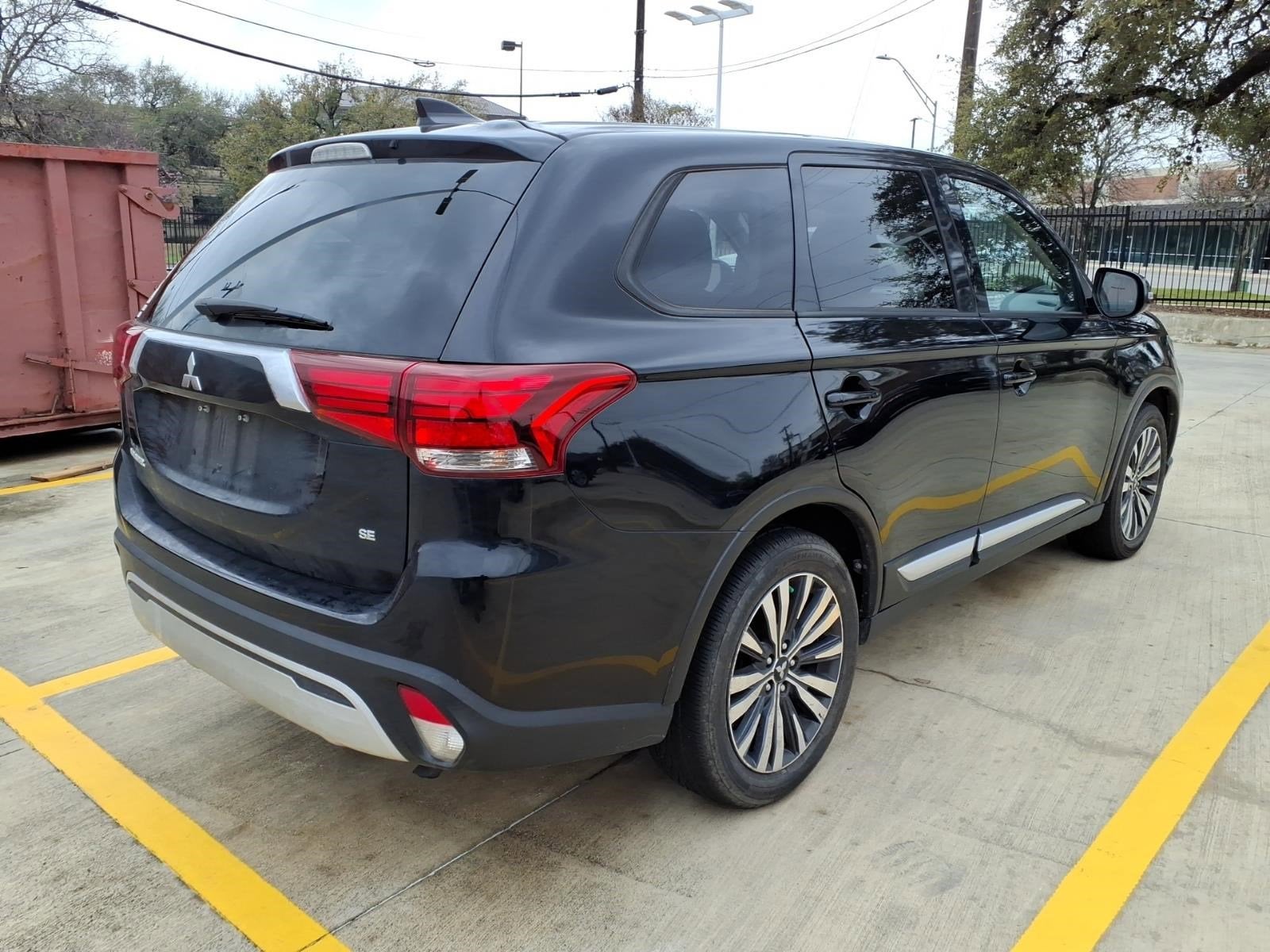 2020 Mitsubishi Outlander SE