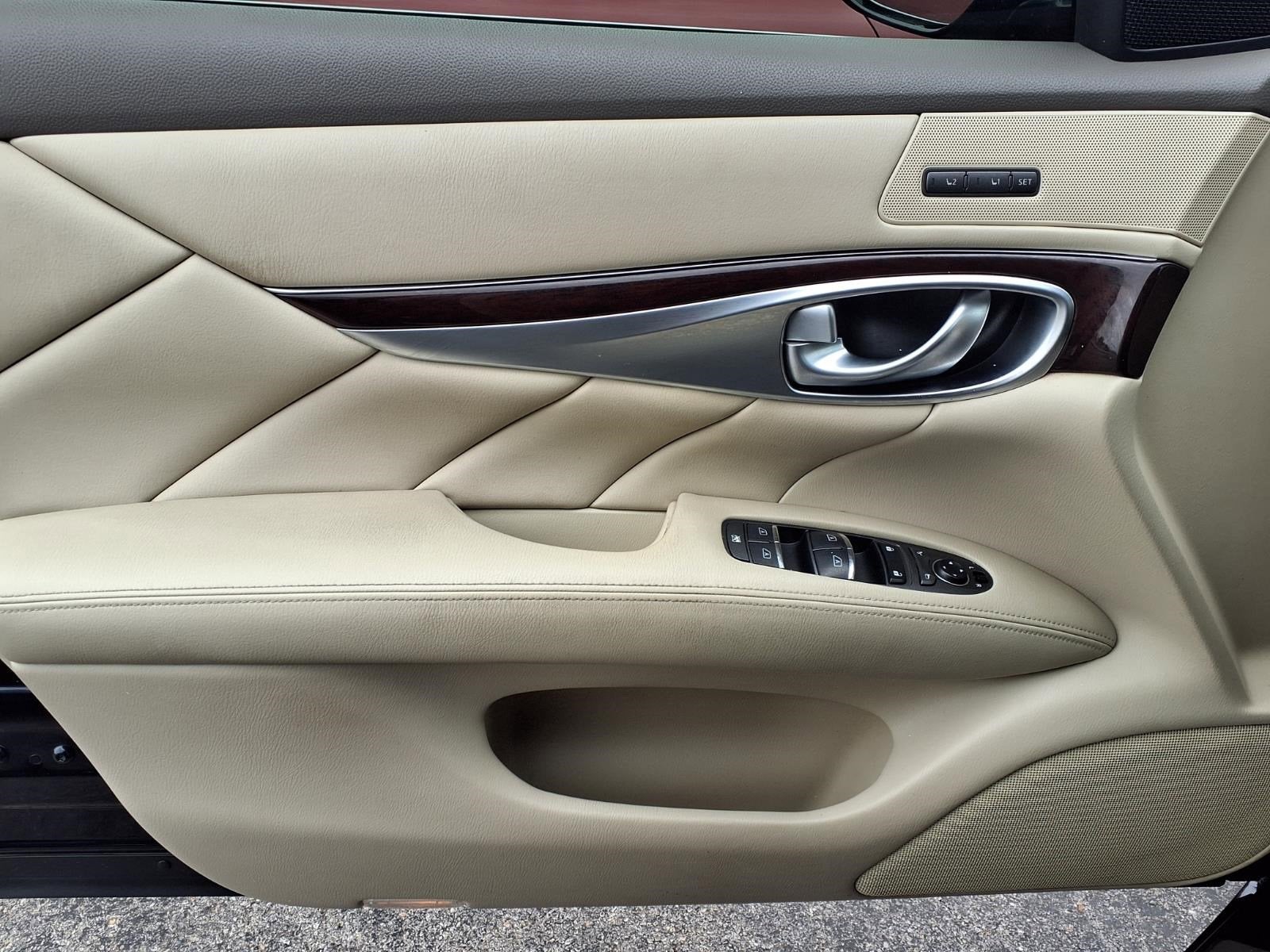 2016 INFINITI Q70L 4DR SDN V6 RWD