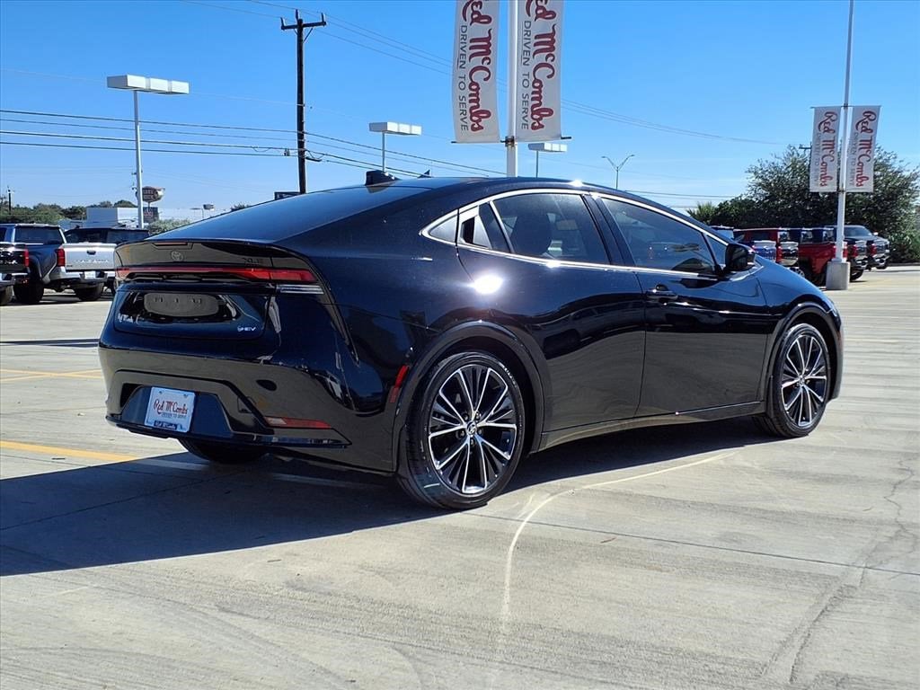 2025 Toyota Prius LE