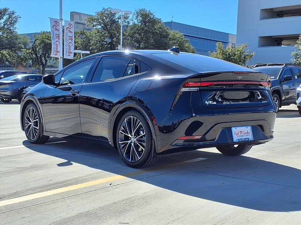 2025 Toyota Prius LE