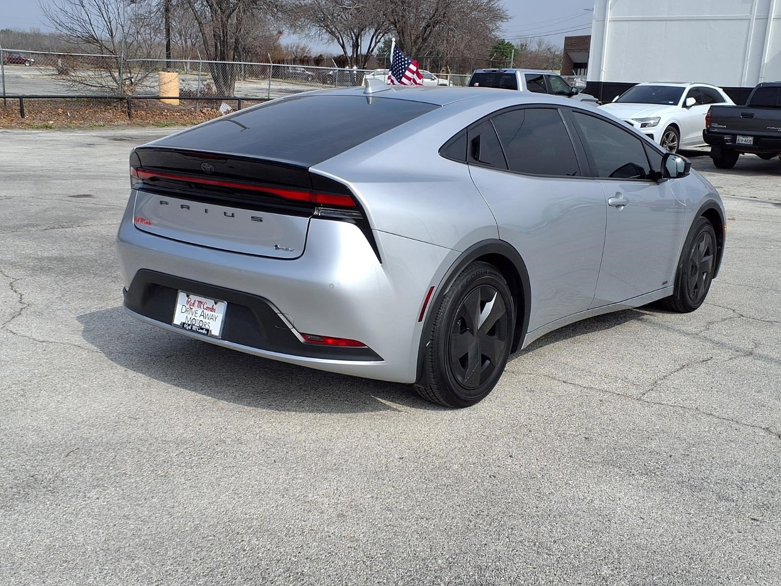 2025 Toyota Prius LE