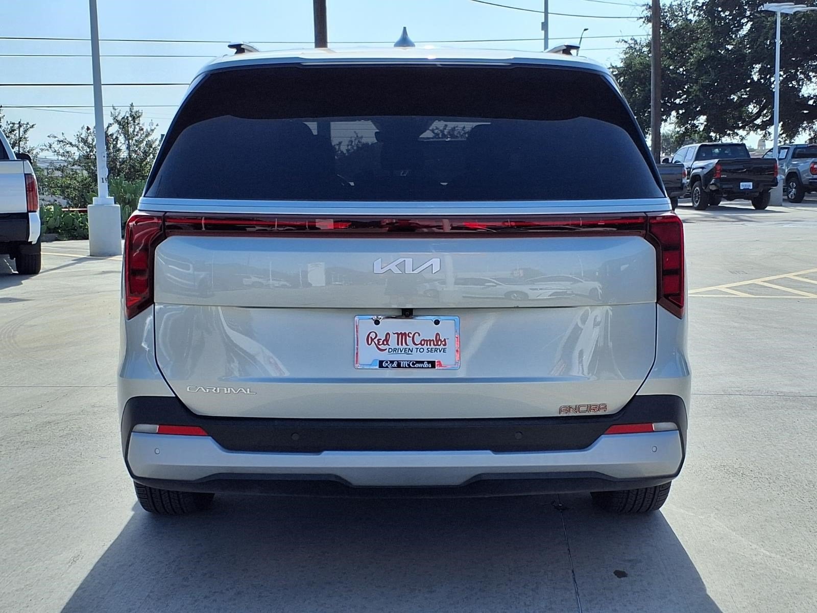 2025 Kia Carnival EX